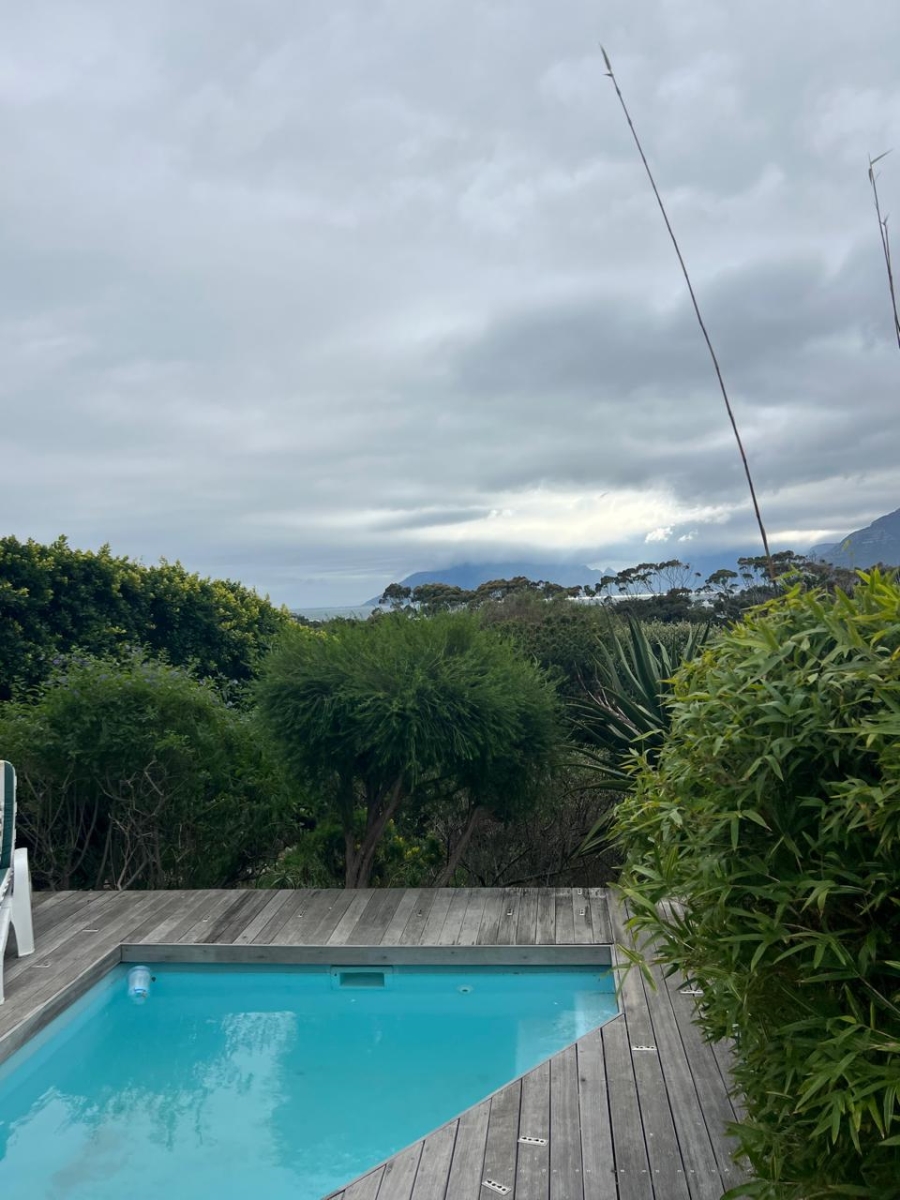To Let 3 Bedroom Property for Rent in Kommetjie Western Cape